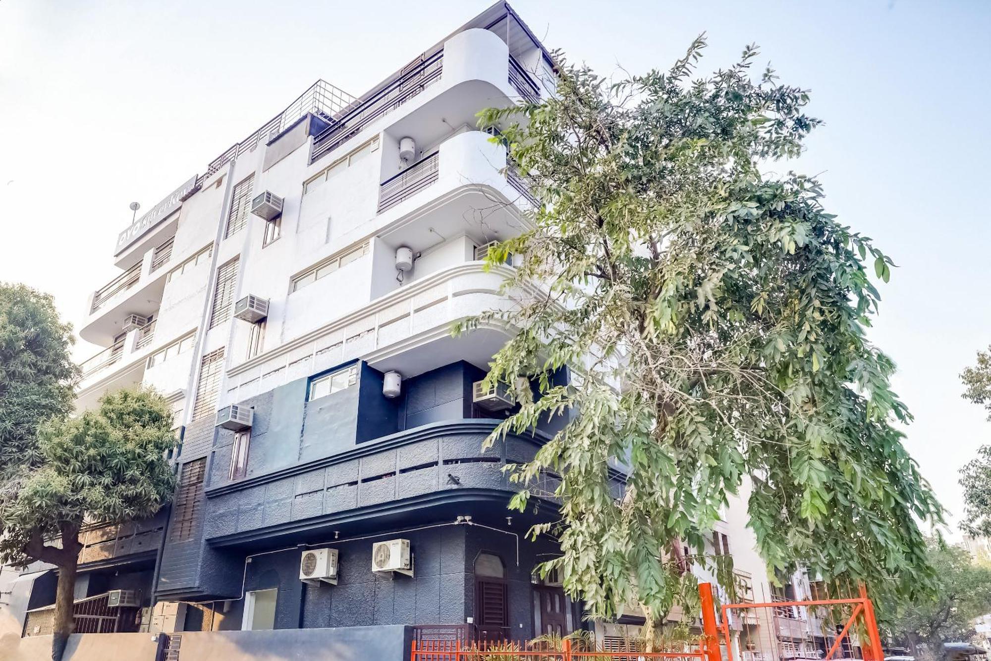 Collection O 71756 Hotel Silver Arrow Near Pacific Mall Tagore Garden Delhi  Exterior photo