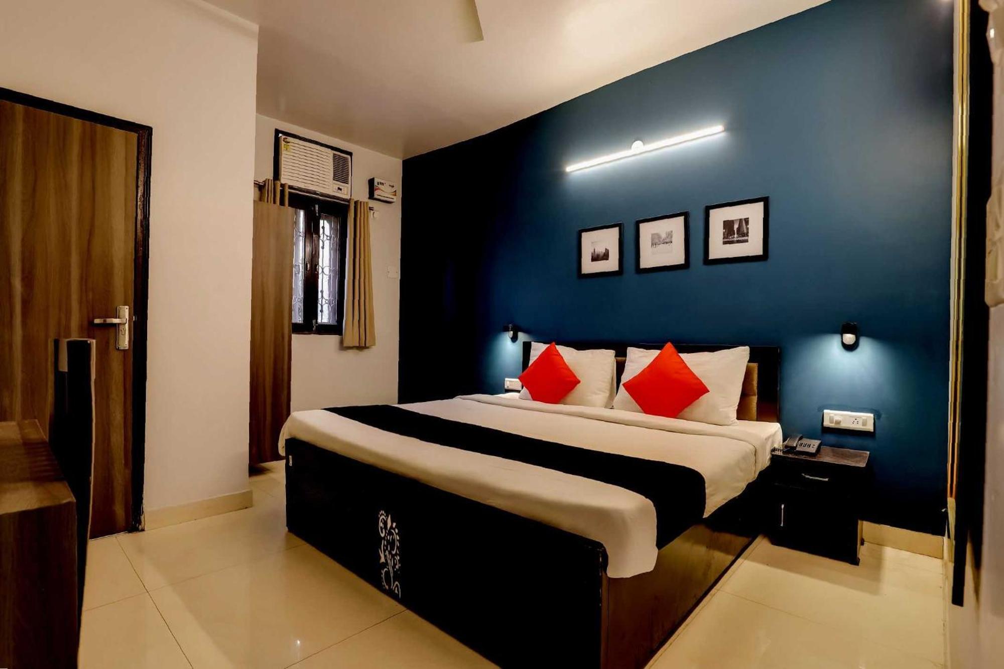 Collection O 71756 Hotel Silver Arrow Near Pacific Mall Tagore Garden Delhi  Exterior photo