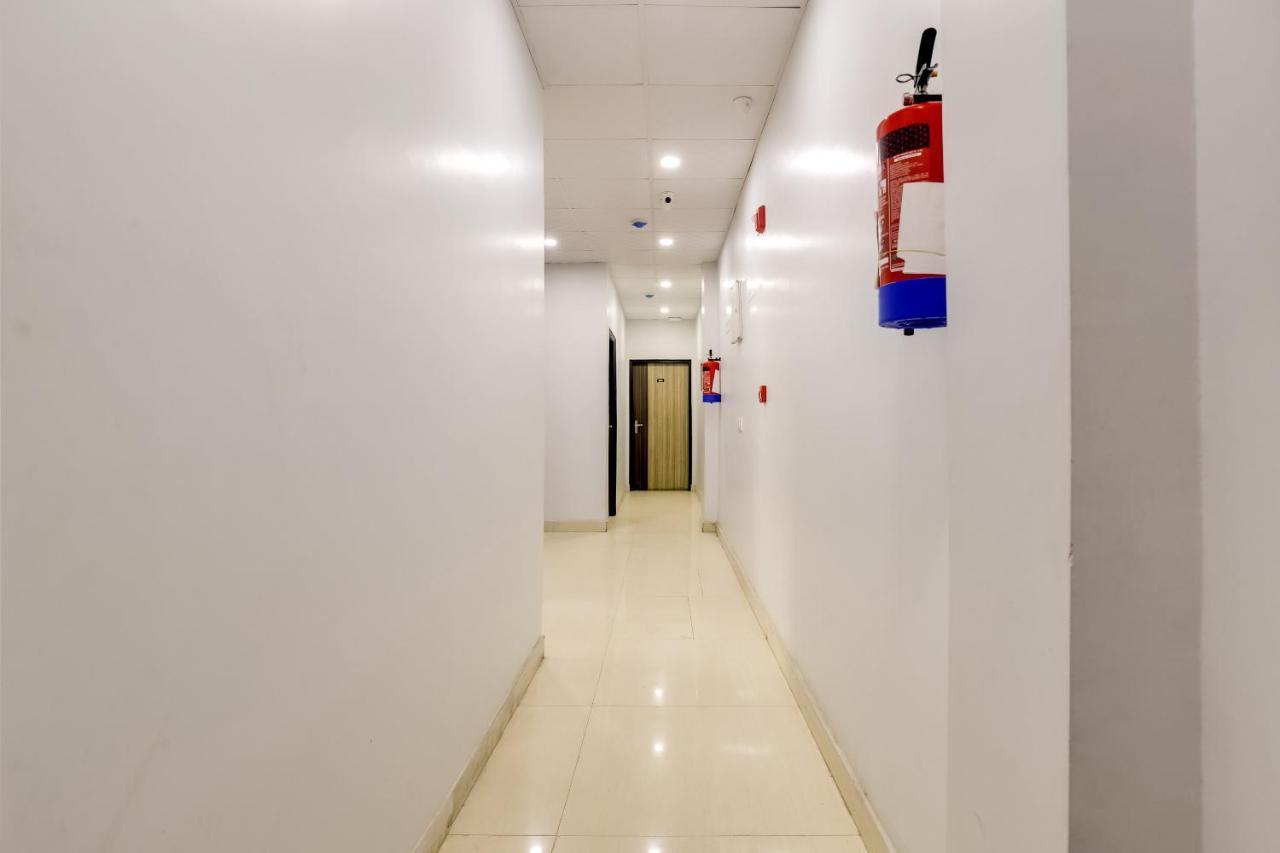 Collection O 71756 Hotel Silver Arrow Near Pacific Mall Tagore Garden Delhi  Exterior photo